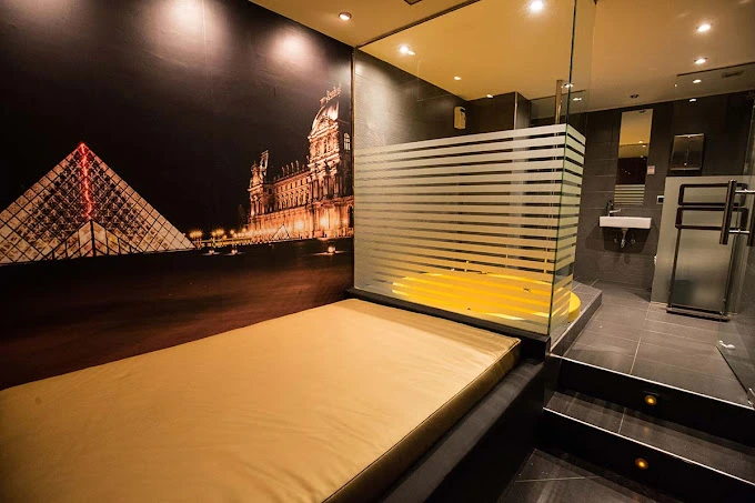 Suite Paris Darling Strip Club